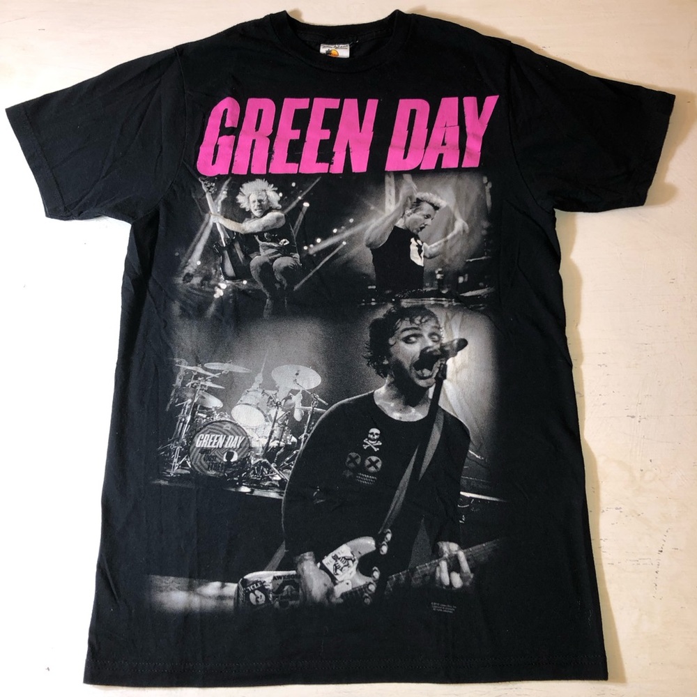 Green Day Band Tee with Pink Logo, Medium, 2012, pre-owned, see all photos